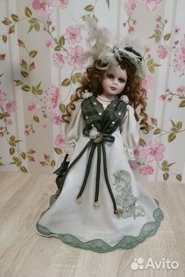 Кукла фарфоровая коллекционная