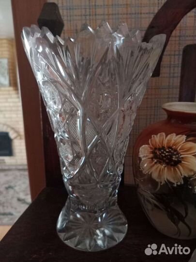 Ваза и бокалы для вина