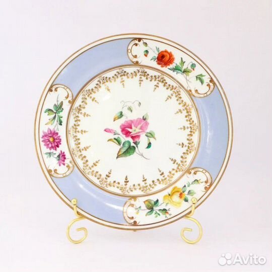 Фарфоровая тарелка с ручной росписью
