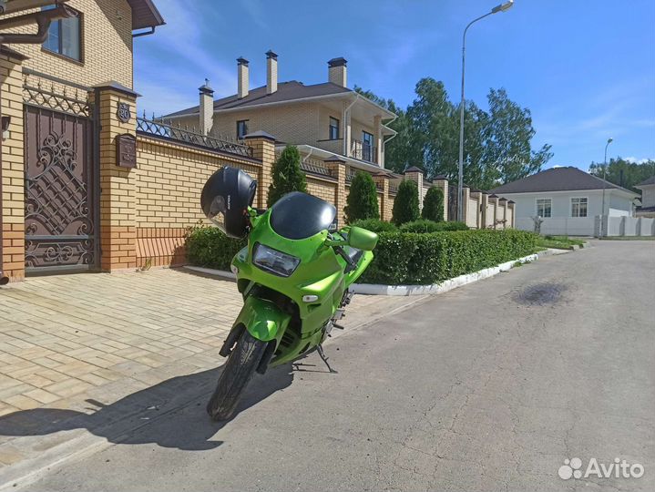 Kawasaki ZZR400