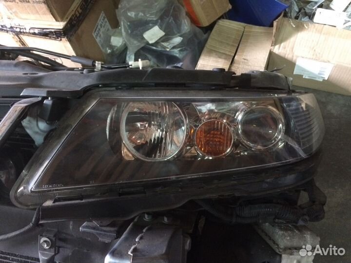 Фара правая Honda Accord 7