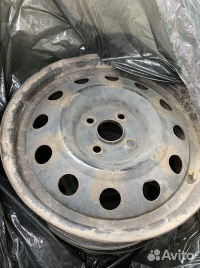 Диски r15 на hyundai solaris Rio rоригинал