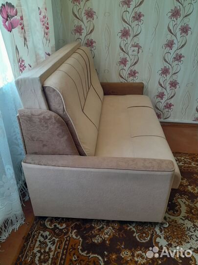 Диван