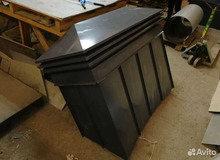 Кожух с рёбрами жёсткости на трубу