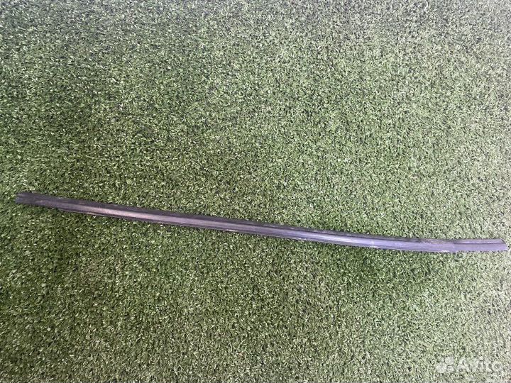 Бархотка уплотнитель стекла Hyundai Solaris 1