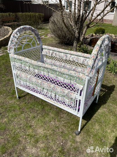 Детская кроватка металлическая