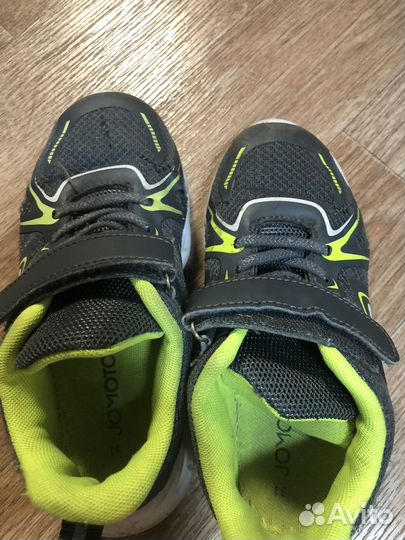 Кроссовки детские