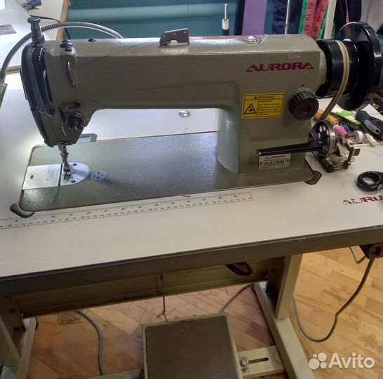 Швейная машина Аврора