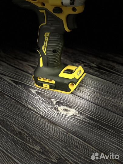 Гайковерт DeWalt DCF894 азия