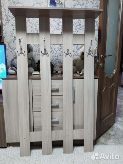 Вешалка в прихожую