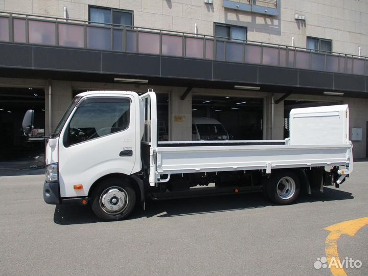 Hino 300 (Dutro), 2017