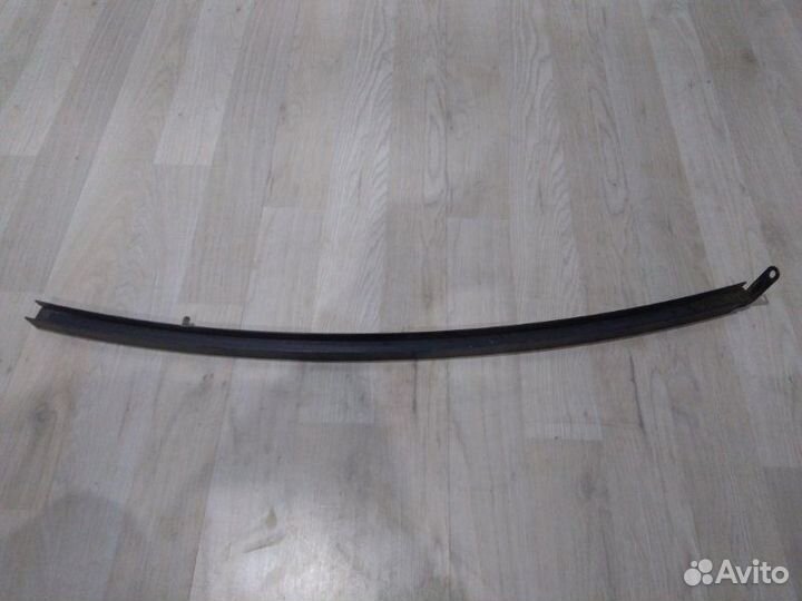 Направляющая стекла Renault megane 2 Лев