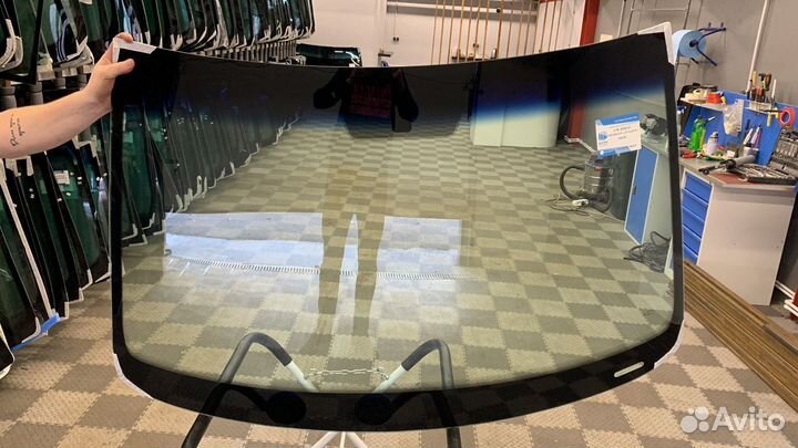 Лобовое стекло на Тойота Ярис / Витс