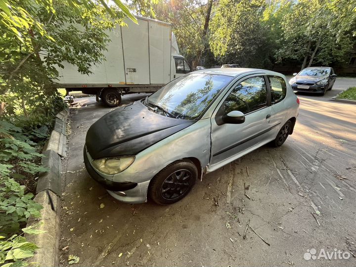 Peugeot 206 1.1 МТ, 2001, 200 000 км