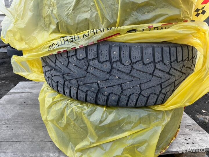 Pirelli Ice Zero 215/65 R17