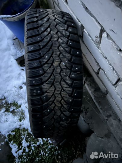 Pirelli Formula Ice 215/60 R17