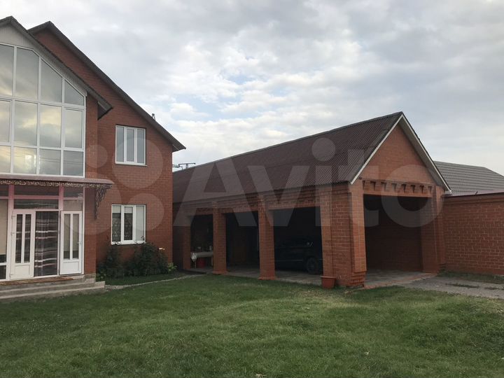 Дом 300 м² на участке 12 сот.