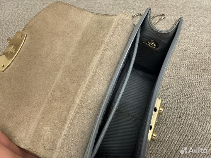 Сумка furla metropolis small голубая через плечо