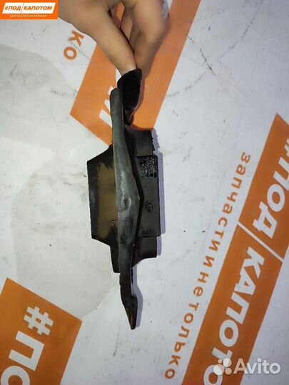 Подушка крепления двигателя левая Mazda 3 BK рест