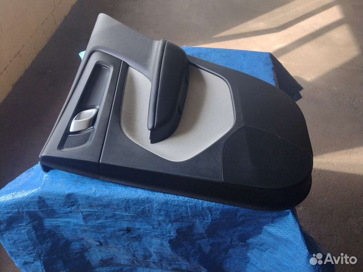 Карта задней правой двери Volvo XC40