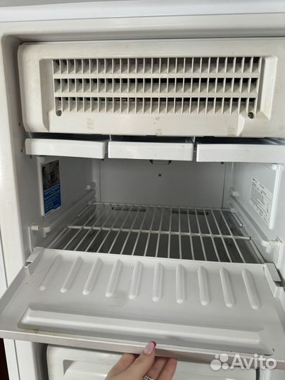 Морозильная камера Indesit SFR 167 NF