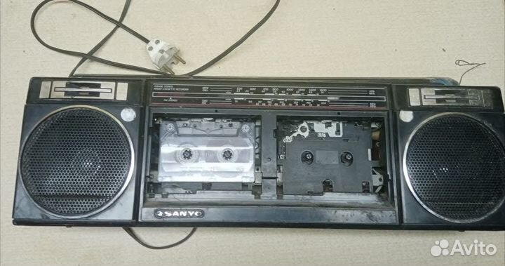 Кассетный магнитофон СССР