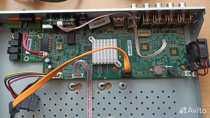 Видеорегистратор Hikvision DS-7208huhi-K1