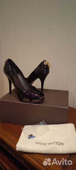 Туфли женские Louis Vuitton лакированные