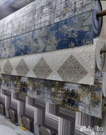 Палас ковровое покрытие ковролин черн.штрих золото