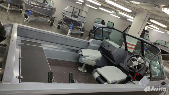 Лодка Volzhanka 46 Fish с мотором yamer EF60