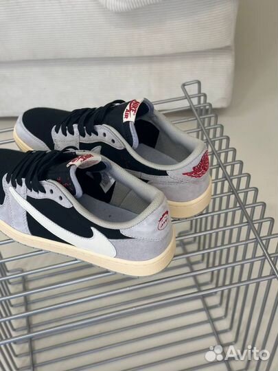 Nike Air Jordan 1 low x travis scott