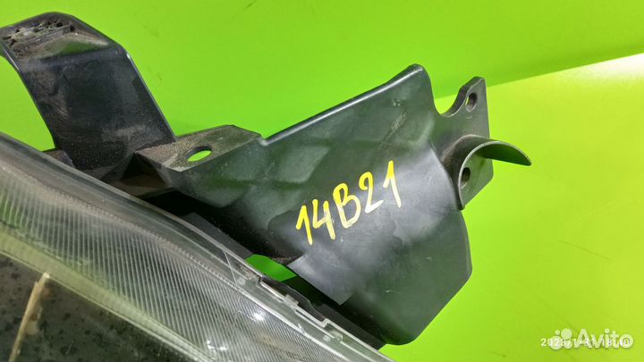 Фара правая для Mitsubishi Outlander 2003-2007