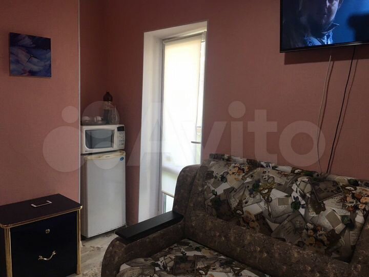 Комната 18 м² в 6-к., 1/2 эт.