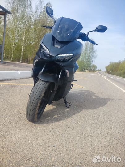 Продам макси скутер