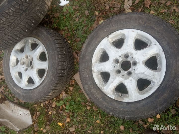 Продаются зимние колеса в сборе для иномарки