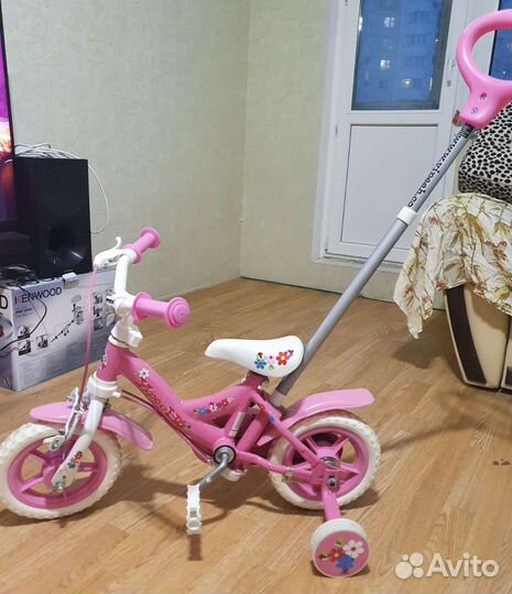 Детский велосипед на 2 года с родительской ручкой