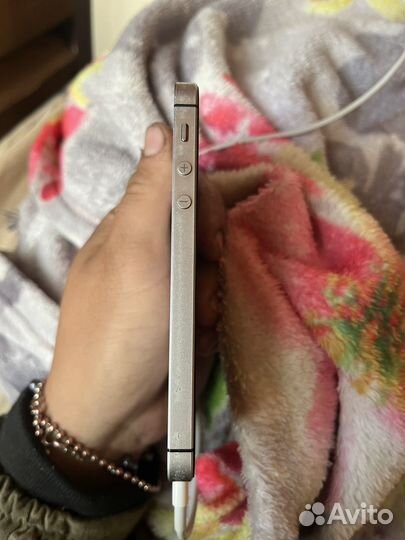 Телефон iPhone se