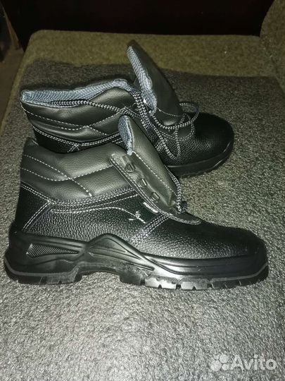 Продам новые рабочие ботинки лето