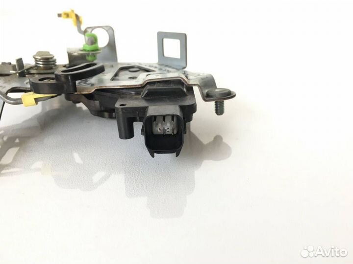 Активатор замка багажника Kia Sportage 2 KM,2009г