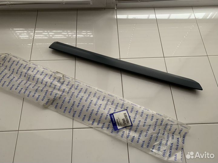 Молдинг двери правой задней Volvo S60 Оригинал нов