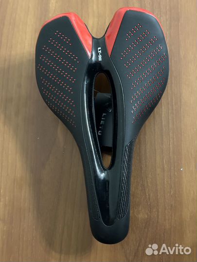 Новое велосипедное седло с мигалкой