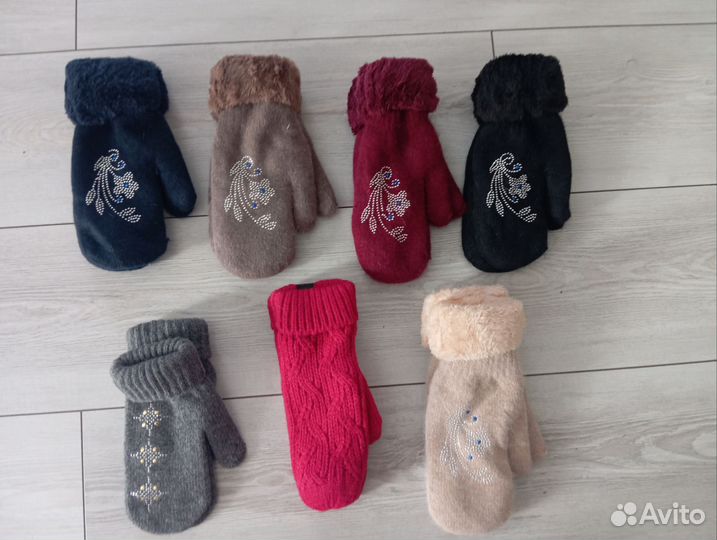 Варежки женские