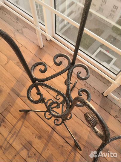 Подставка для цветов напольная металлическая