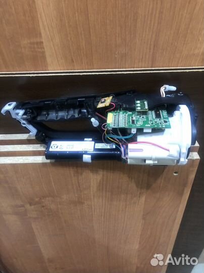 Пылесос безпроводной Bissell 2166N на запчасти