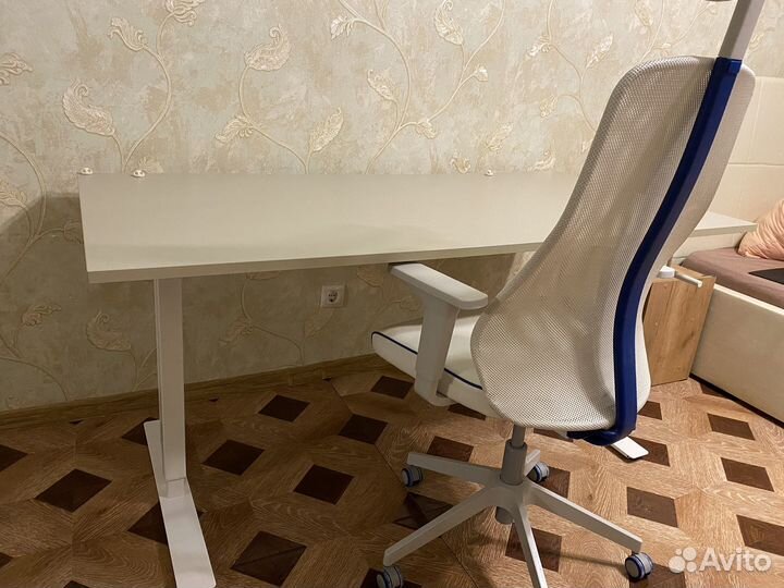 Стол компьютерный с регулируемой высотой IKEA