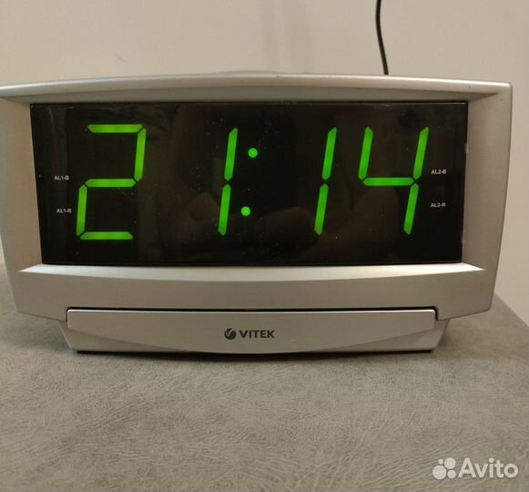 Часы электрические Vitek