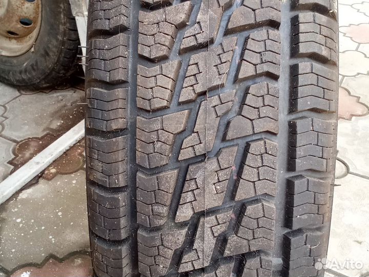 Продаю шины с дисками 5 штук в наличие (торг)