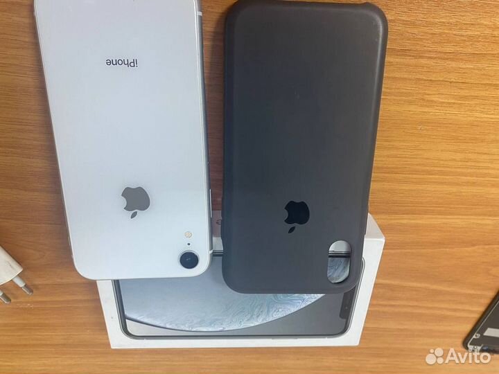 iPhone Xr, 64 ГБ