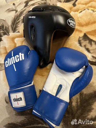 Боксерские перчатки, боксерский шлем, экипировка