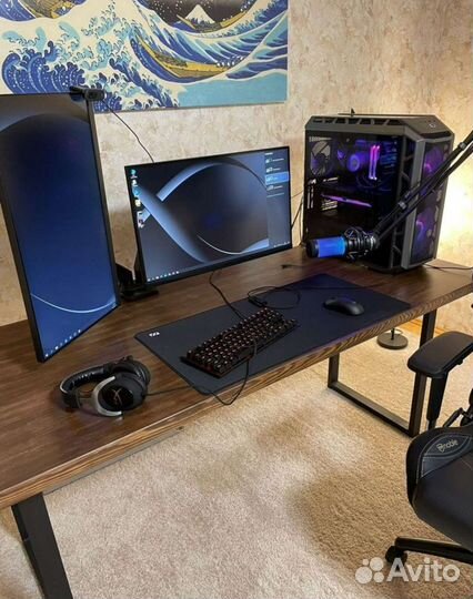 Компьютерный стол из массива